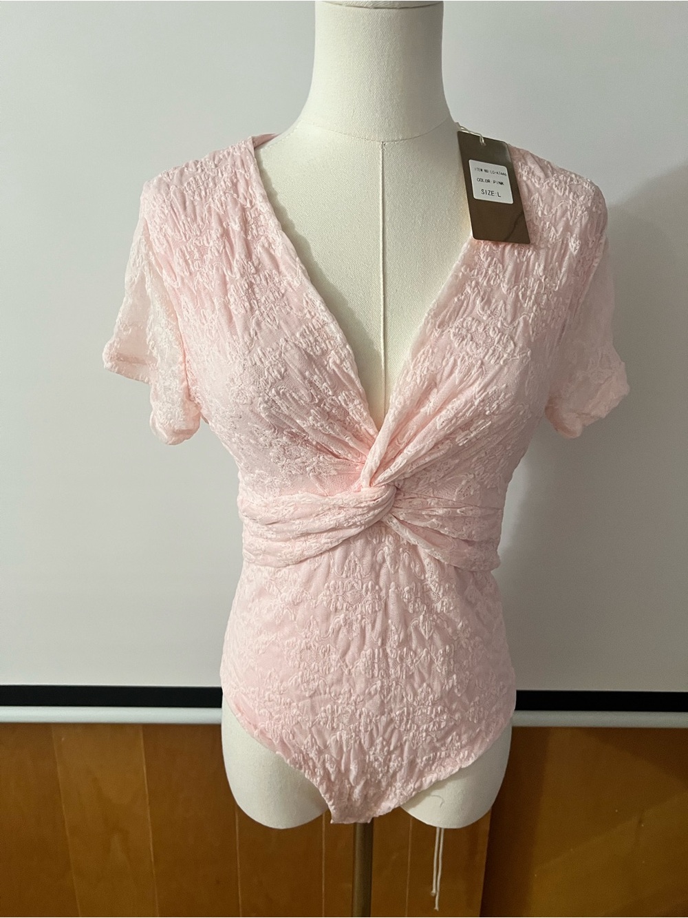 NWT Lizette Collection Women's Pink Twist-Front Textured Bodysuit Large
